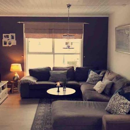 Stor Enebolig Med Flott Hage Og Sommerstue Skarpnes Exterior foto