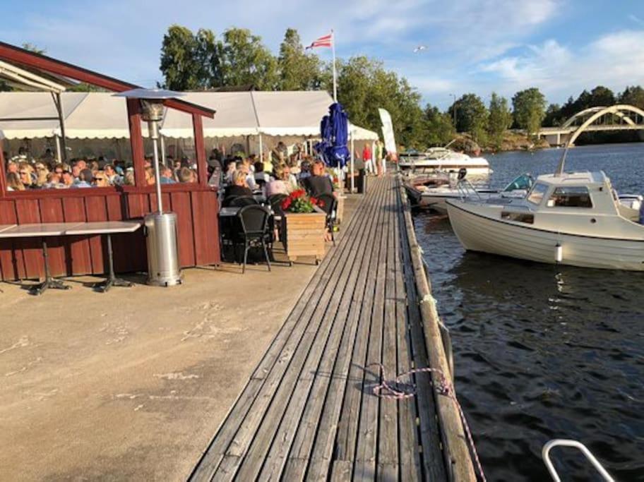 Stor Enebolig Med Flott Hage Og Sommerstue Skarpnes Exterior foto