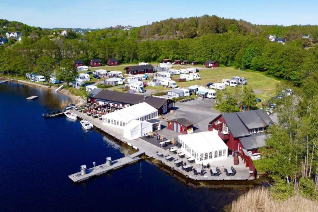 Stor Enebolig Med Flott Hage Og Sommerstue Skarpnes Exterior foto